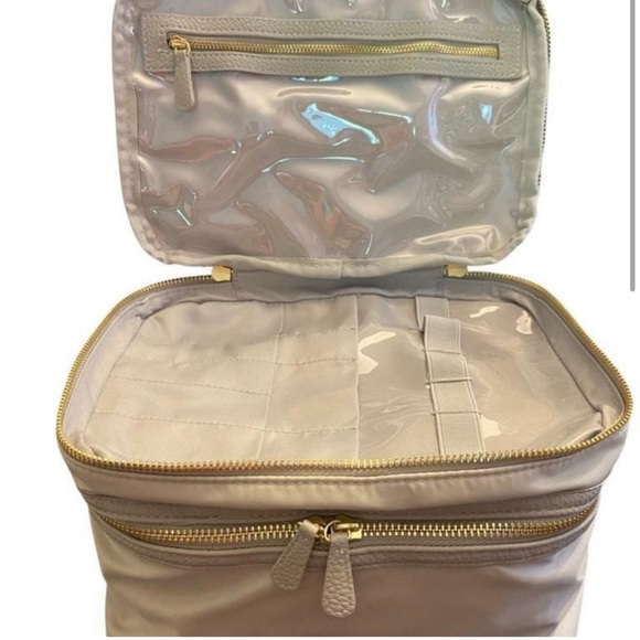 NEW Trish McEvoy travel make up bag - Picture 2 of 7